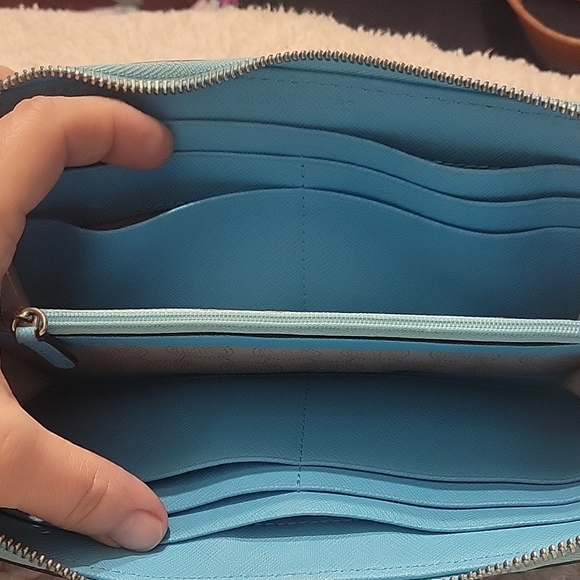 Michael Kors Blue Wallet with Zip Closure and Saffiano Leather - Picture 7 of 11